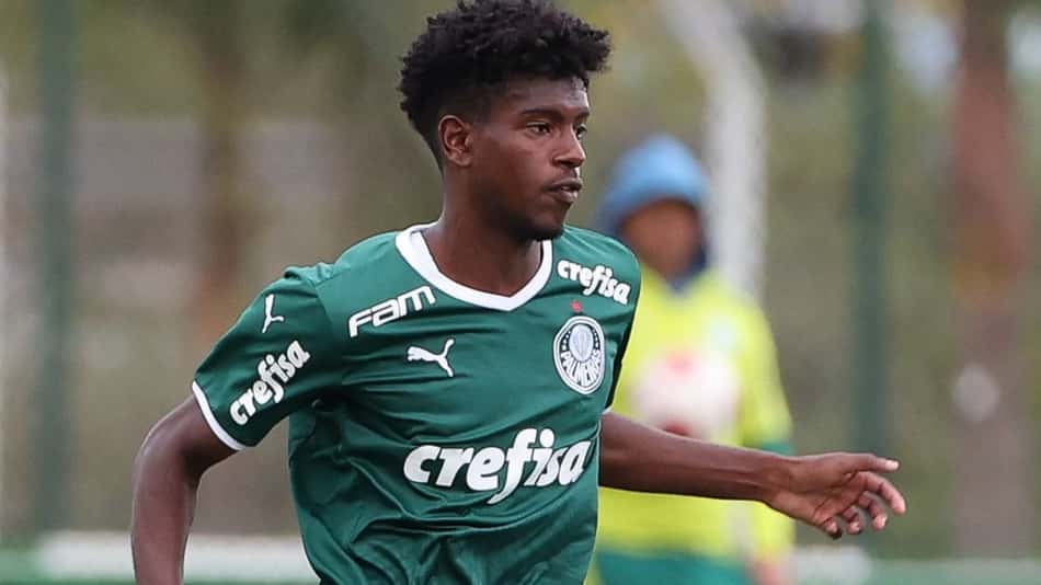 Multicampeão na base, promessa do Palmeiras espera ter nova oportunidade no profissional