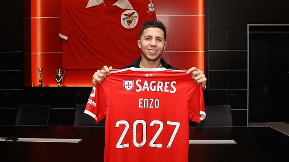 Liverpool monitora meia recém-contratado pelo Benfica