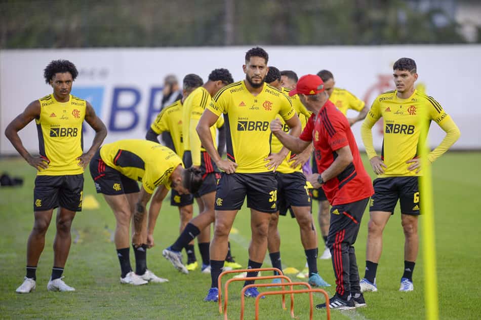 Flamengo está definido para encarar o Coritiba pelo Brasileirão; veja a escalação e onde assistir