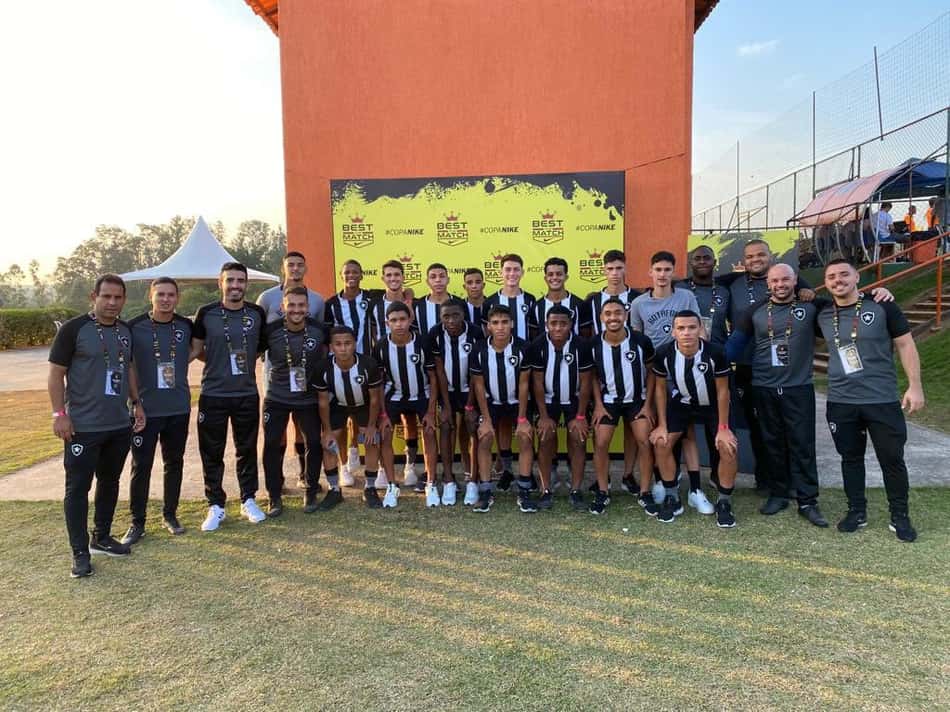Botafogo estreia na Copa Nike com vitória sobre o Bahia