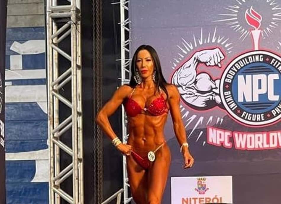 Ex de Ronaldo, Michele Umezu leva prêmio em torneio de fisiculturismo