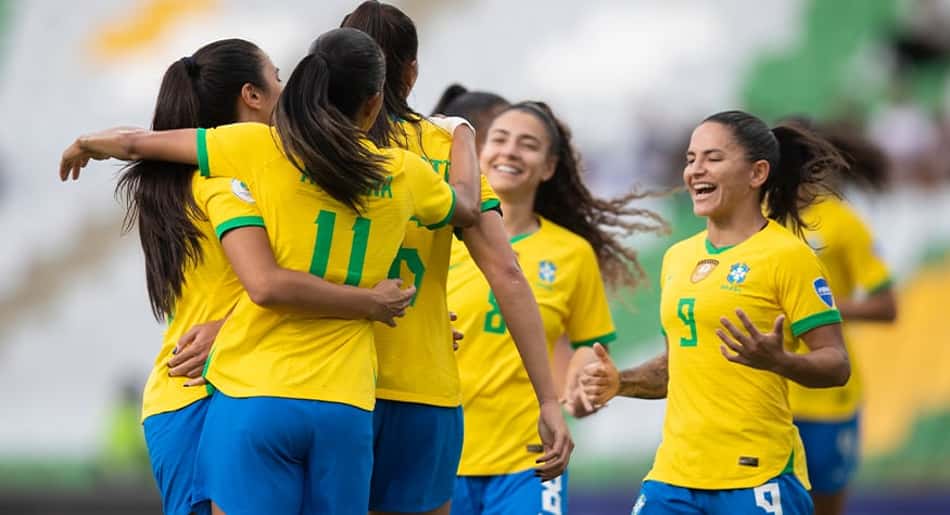 Brasil dá show, goleia Venezuela e garante vaga nas semifinais da Copa América Feminina