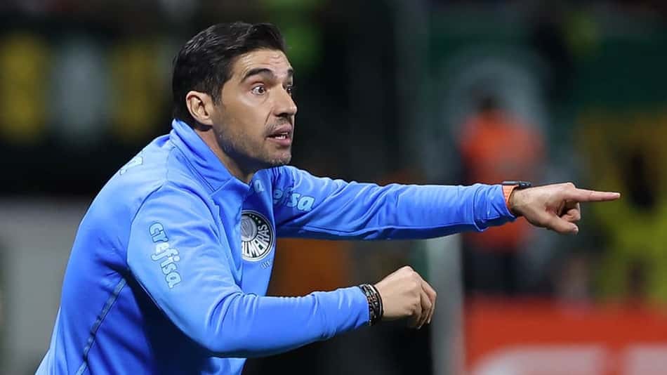LANCE! Rápido: Palmeiras retoma a liderança do Brasileiro, Santos quer acerto com técnico e mais!