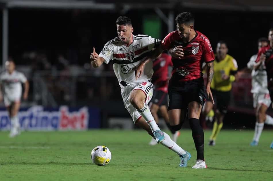Último encontro do São Paulo com o Athletico-PR foi marcado por hat-trick de Calleri