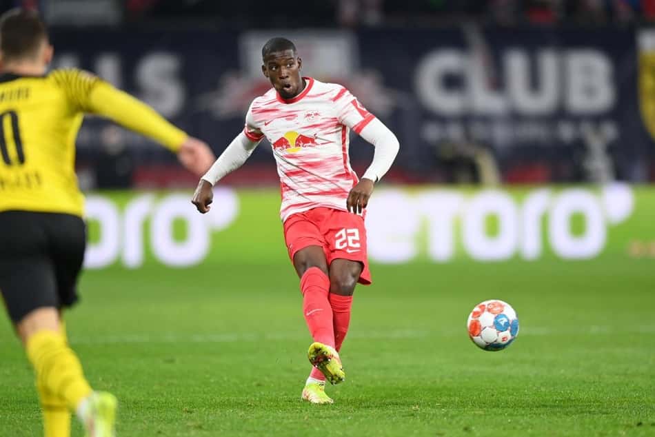 PSG prepara oferta milionária por defensor da seleção francesa, diz jornalista