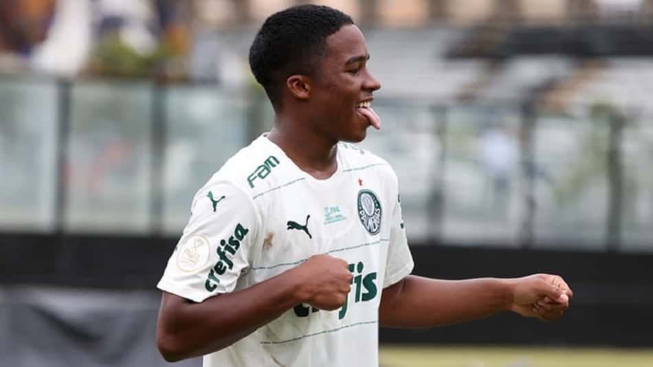 Endrick completa 16 anos: saiba como a joia do Palmeiras se prepara para chegar ao profissional