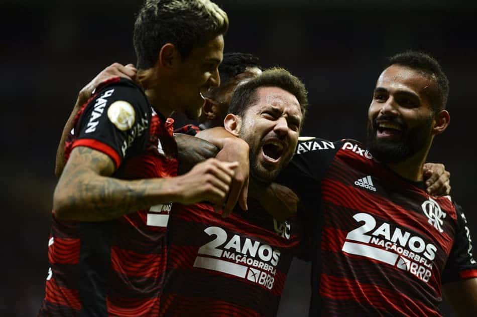 LANCE! Rápido: Flamengo e Corinthians vencem nas estreias dos novos reforços e muito mais!
