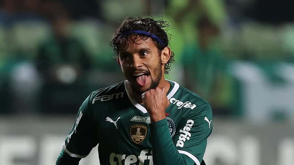Em alta no Palmeiras, Scarpa supera Cano e Hulk em estatística do Brasileirão