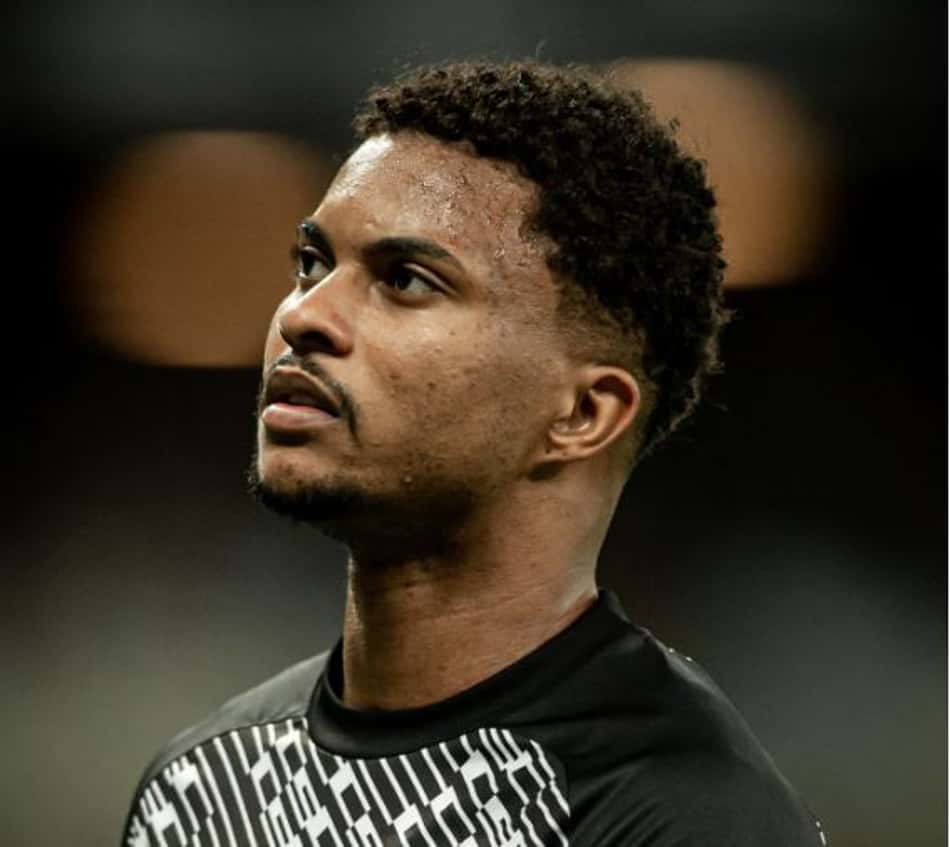 Lucas Ribeiro ainda aguarda estrear sob o comando de Marquinhos Santos