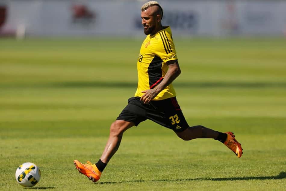 Com Vidal na lista, Flamengo divulga relacionados para enfrentar o Avaí