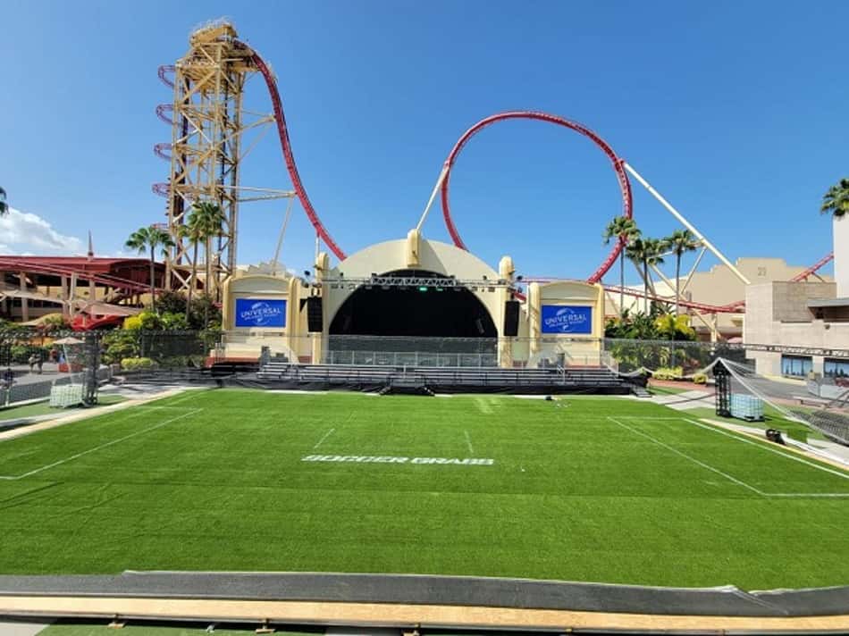Empresa responsável pelo gramado do Allianz Parque monta campo dentro de parque nos EUA