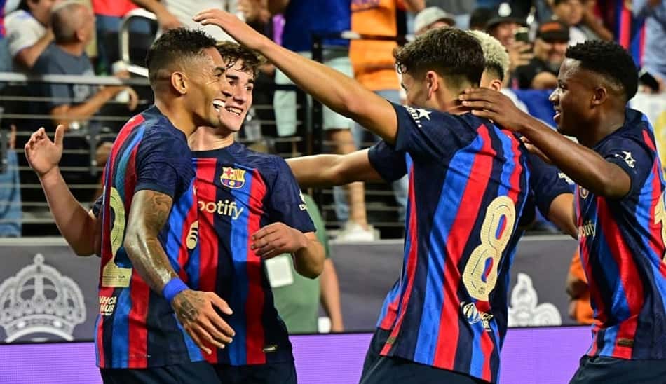 Com golaço de Raphinha, Barcelona vence Real Madrid em El Clásico da pré-temporada