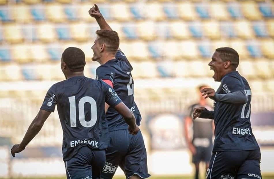 Zagueiro campeão na base do Palmeiras, Rafael Ferrugem vive momento artilheiro no Ska Brasil