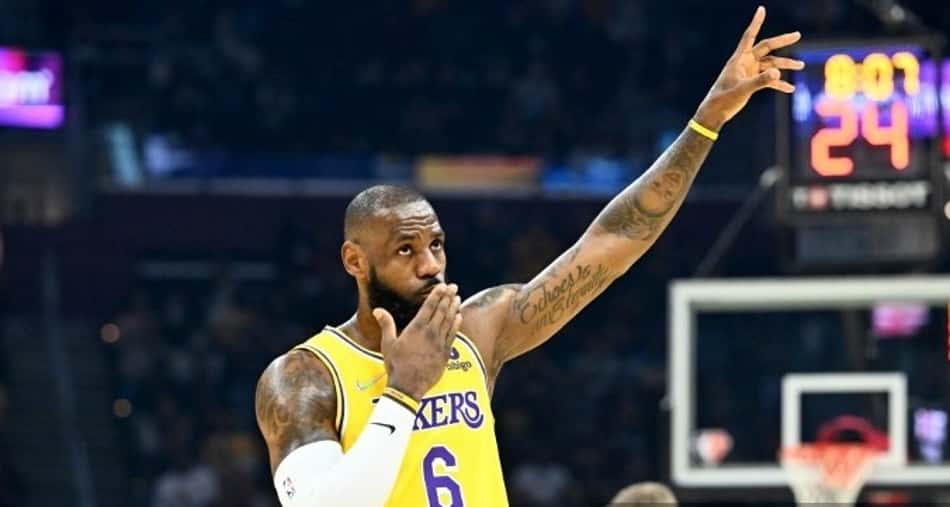 LeBron James está próximo de se tornar o maior cestinha de todos os tempos da NBA