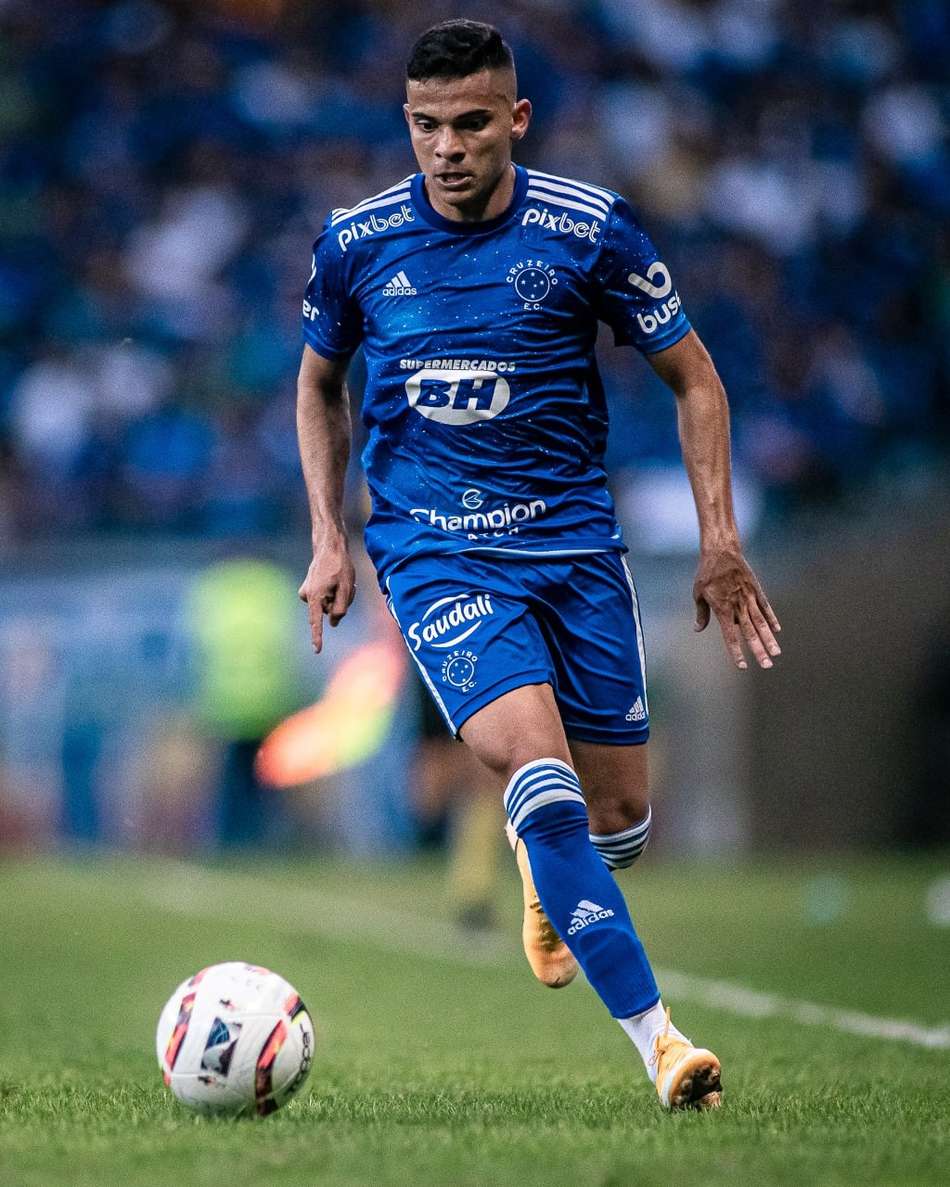 Jogador teve estreia contra o Bahia elogiada