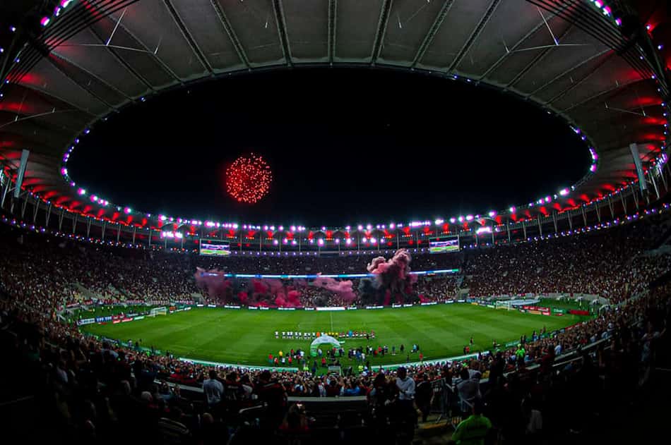 Torcida do Flamengo esgota ingressos para jogo contra o Corinthians, no Maracanã