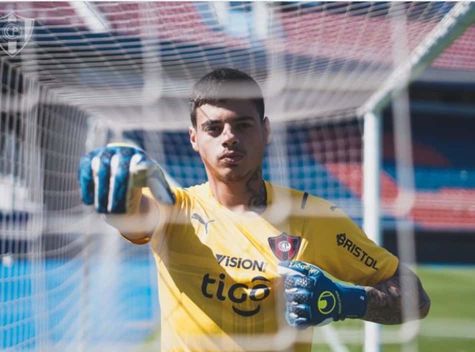 Cerro Porteño oficializa novo goleiro brasileiro; confira