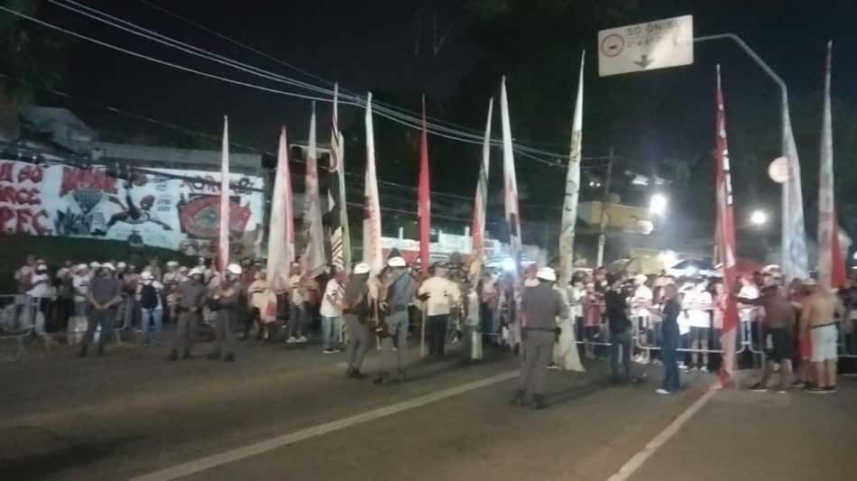 Bandeira de mastro - Morumbi
