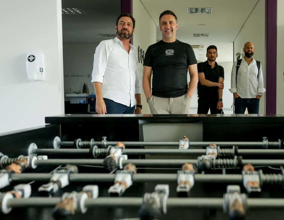 Vítor Pereira não corre risco de demissão no Corinthians