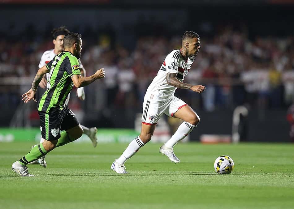 São Paulo busca equação entre sonho por título inédito e luta para melhorar desempenho no Brasileirão