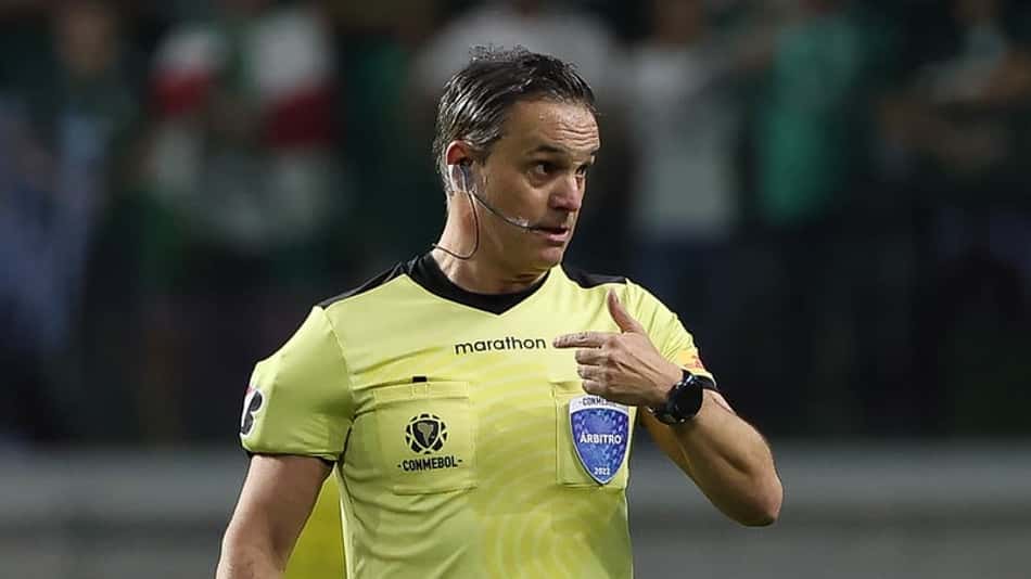 Árbitro da final da Libertadores no Maracanã apitará Corinthians e Flamengo, em Itaquera