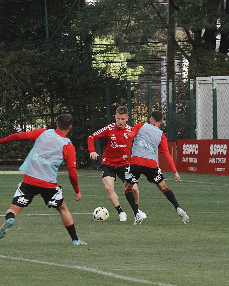 São Paulo inicia preparação para enfrentar Athletico, e Ceni não deve ter retorno de contundidos