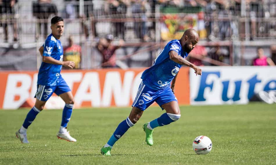 Mesmo com melhor aproveitamento, Cruzeiro completa dois meses sem vencer como visitante na Série B