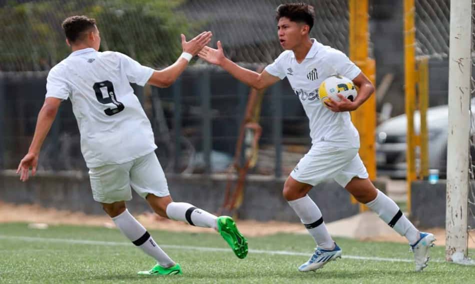 Miguelito marca dois, mas Santos perde para o Athletico-PR no Brasileiro Sub-20