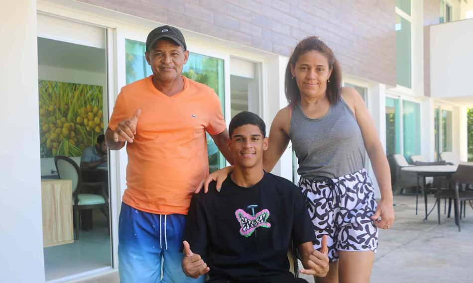 Luva de Pedreiro diz que não rompeu com ex-empresário por dinheiro: 'Aqui cuidam bem da minha família'