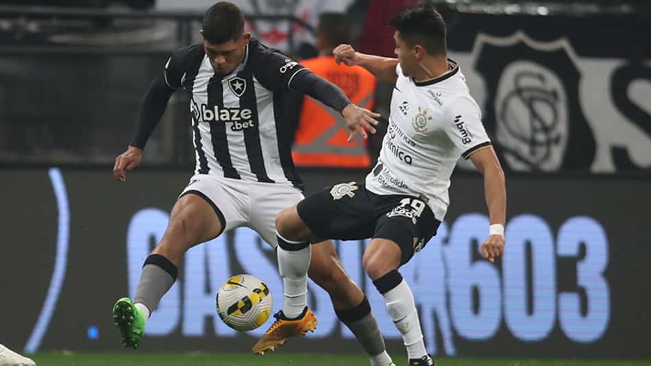 ATUAÇÕES: Lucas Mezenga falha em revés do Botafogo para o Corinthians; Hugo entra mal e concede espaço