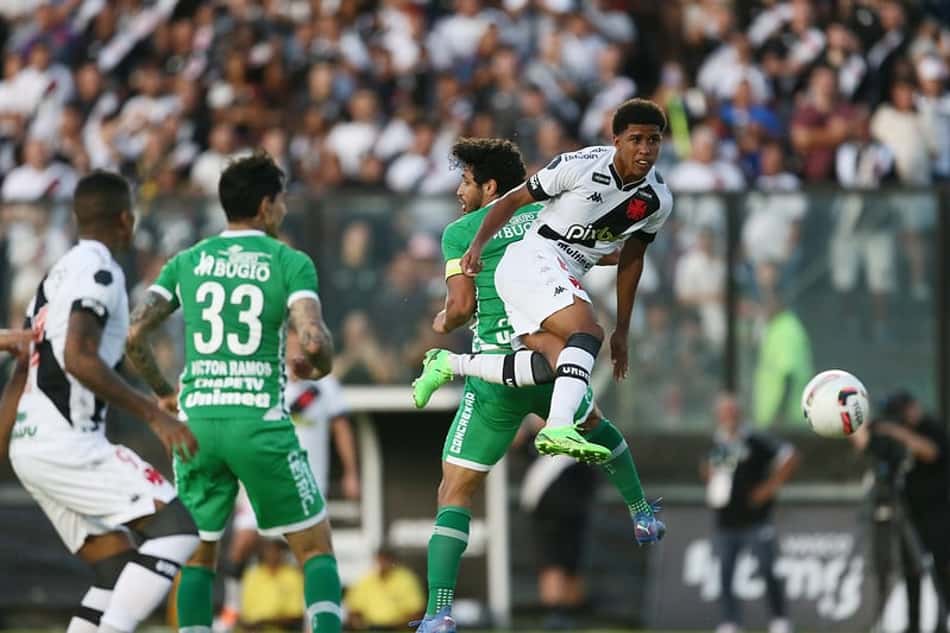 VÍDEO: Veja os melhores momentos do empate entre Vasco e Chapecoense