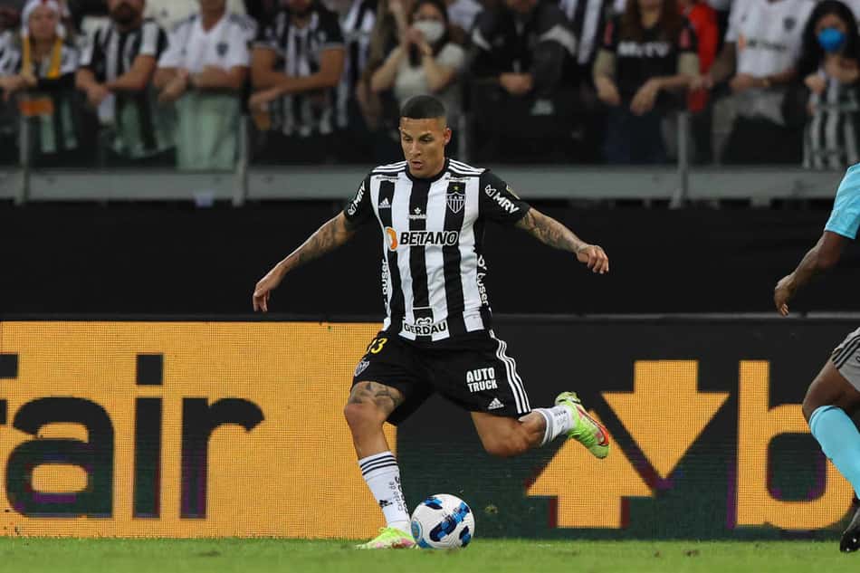 Atlético-MG é acionado na Justiça por cobrança referente à contratação de Arana