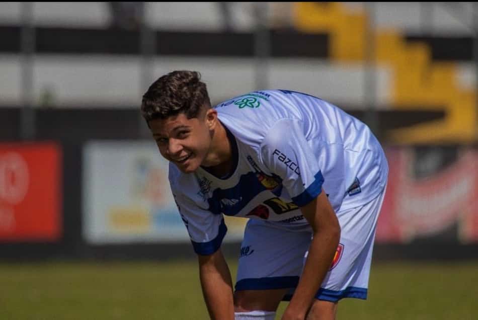 Atacante marca gol relâmpago em partida sub-16 e Fred comenta: 'acho que já vi esse filme'