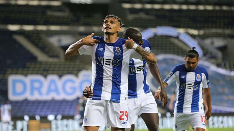 Alvo do Botafogo, Tiquinho Soares já foi chamado de 'Novo Hulk' em Portugal
