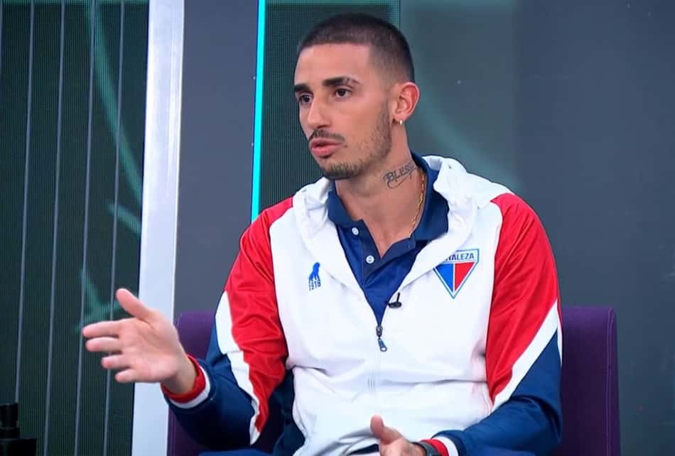 Thiago Galhardo detona silêncio de arbitragem após polêmicas: 'É muito fácil ser árbitro'