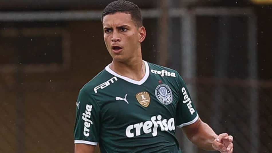 Palmeiras acerta rescisão de contrato com zagueiro Renan por justa causa