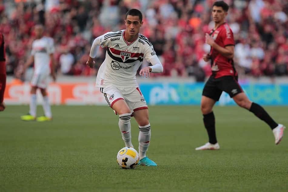 Por Brasileirão, São Paulo decidiu manter negociações por dupla do City mesmo 'sem janela' em copas