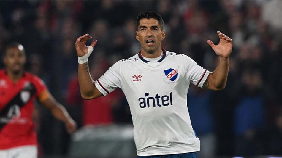 Luis Suárez lamenta derrota na reestreia com a camisa do Nacional