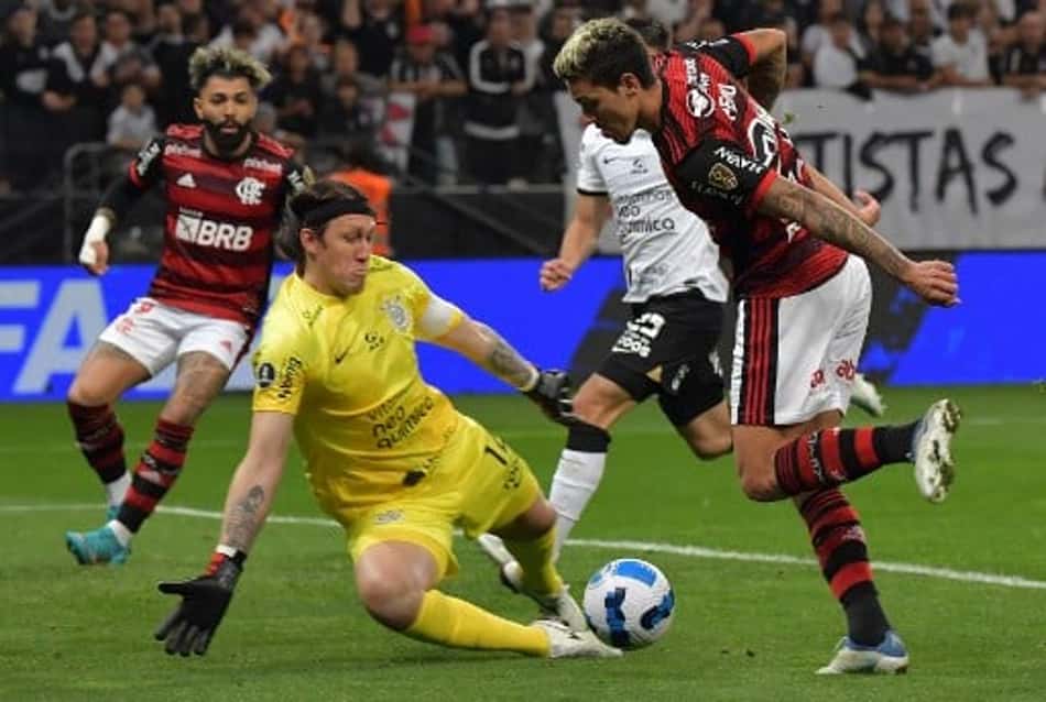 Cássio lamenta revés do Corinthians e revela desconhecer regra de mão: 'Não sei para poder falar'