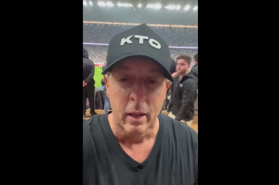 Benjamin Back corneta atacante do Corinthians durante jogo contra o Flamengo: 'Jogador fraco'