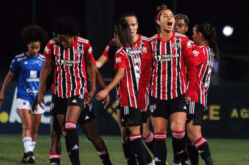 São Paulo vence o Cruzeiro pelo Campeonato Brasileiro Feminino e fica perto da liderança