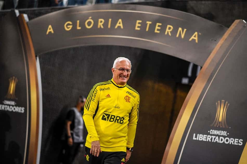 Dorival segue estratégia no Flamengo e repetirá 'time do Brasileirão' no clássico contra o Botafogo