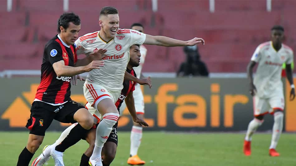 Internacional volta a apresentar consistência na defesa
