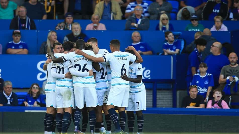 Chelsea vence Everton fora de casa em sua estreia na Premier League