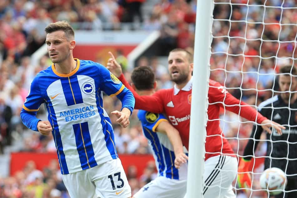 Cristiano Ronaldo começa no banco, e Manchester United perde para o Brighton na Premier League