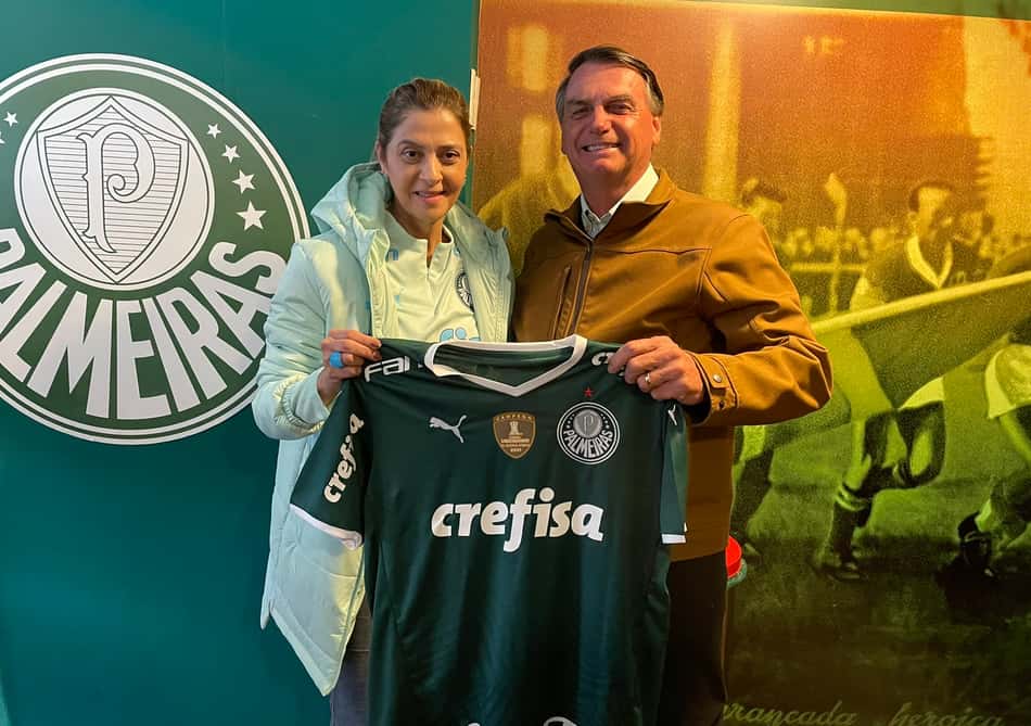 Leila Pereira recebe Jair Bolsonaro no Allianz; entorno do estádio do Palmeiras tem manifestações
