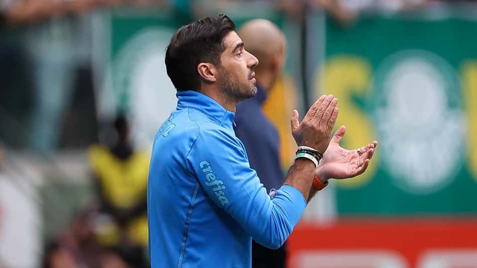 Abel Ferreira cita Cristiano Ronaldo para avaliar Raphael Veiga no Palmeiras e elogia arbitragem