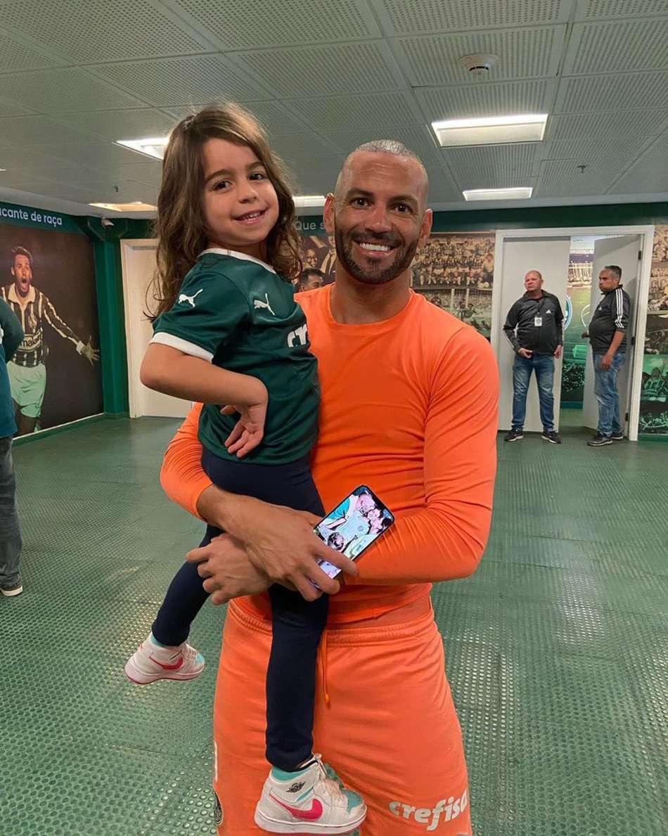 Weverton e família de Eliezer Pena