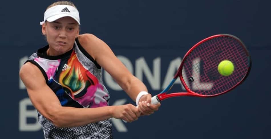Elena Rybakina em estreia no WTA 1000 de Toronto