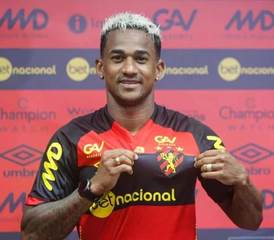 Eduardo é apresentado no Sport e vibra com oportunidade